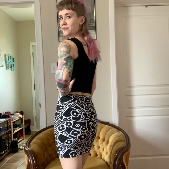 Two-tone Floral “Mod” Mini Skirt - Picture 10 of 10